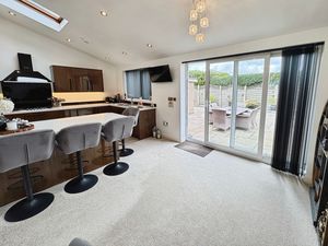 Dining Kitchen- click for photo gallery